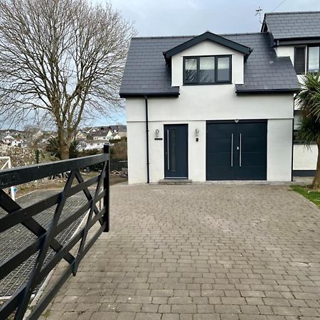 Orchard Lodge -Coastal Retreat, New Build, Village Views, Private Garden And Terrace Saint Brides Major Exteriér fotografie