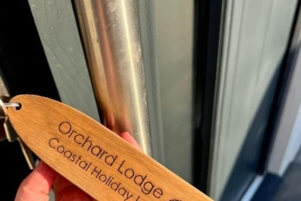 Orchard Lodge -Coastal Retreat, New Build, Village Views, Private Garden And Terrace Saint Brides Major Exteriér fotografie